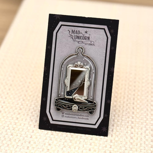 Magically-connected mirrors | Dome series | 3D Enamel Pin